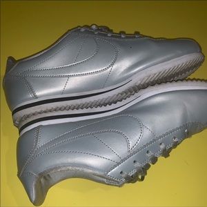 Nike Cortez silver size 6 youth